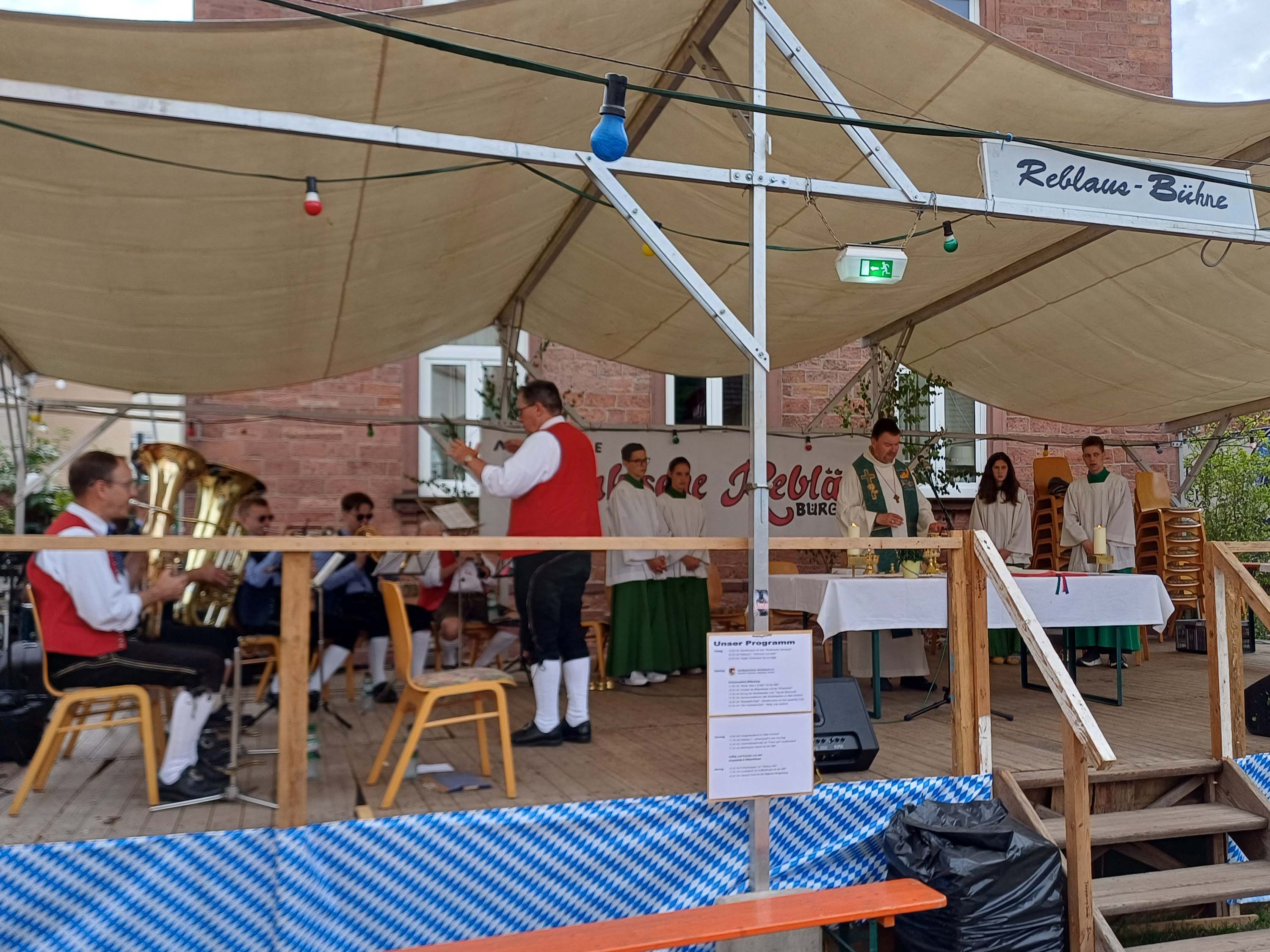 Festgottesdienst zum Straßen- und Hoffest 2025 im alten Kirchhof in Bürgstadt 