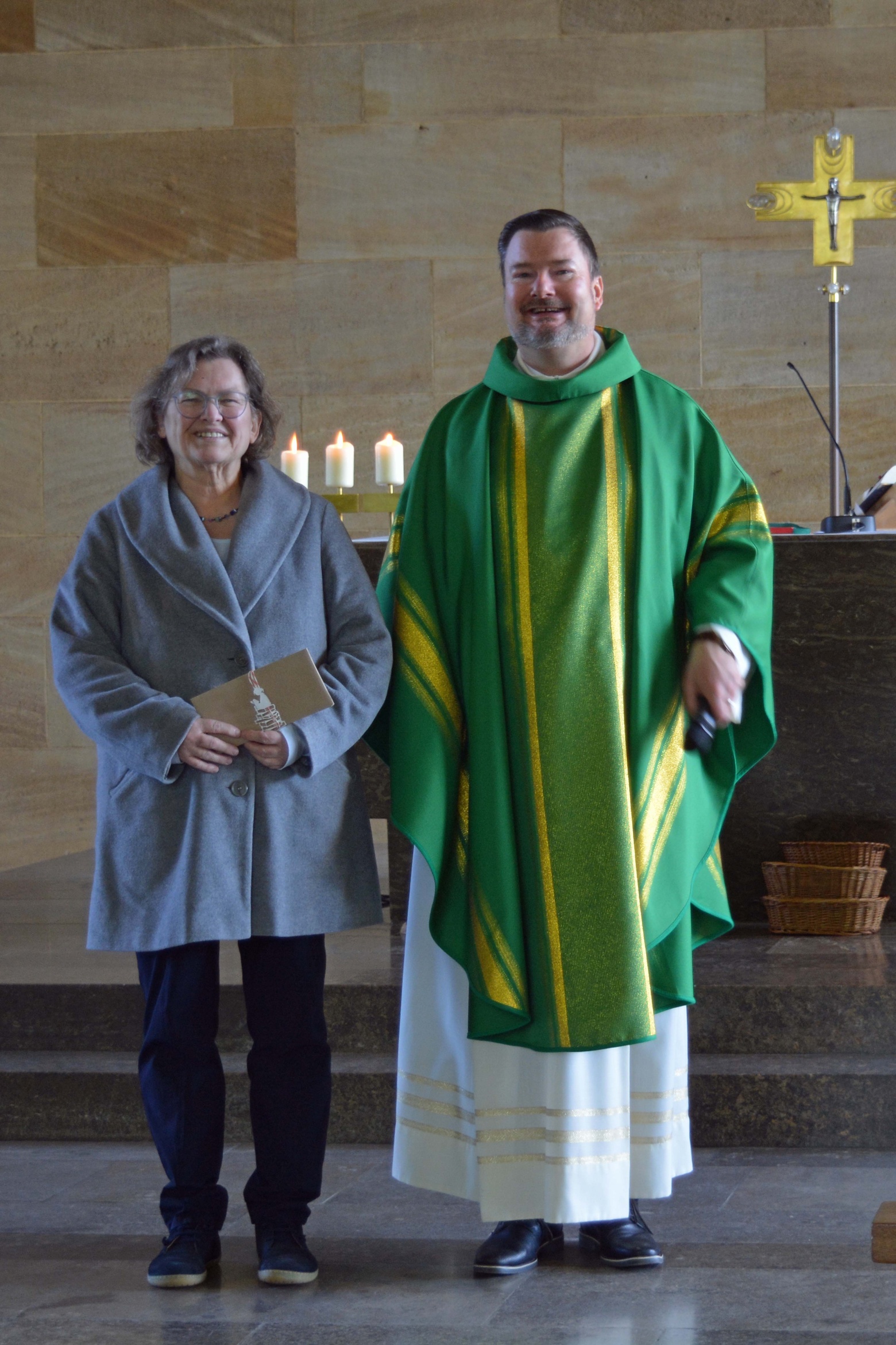 Ursula Grän als Begräbnisleiterin vorgestellt Ursula Grän als Begräbnisleiterin vorgestellt